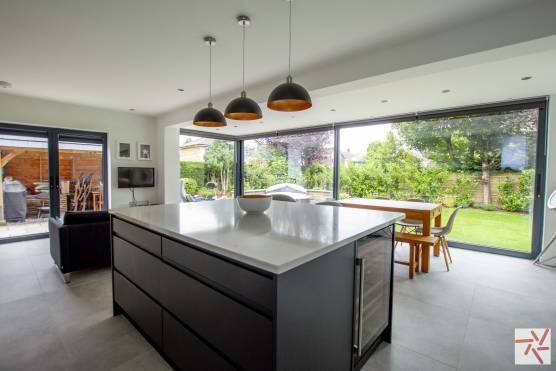 3293C 10 tv drama location house in Cheshire modern open plan kitchen.jpg