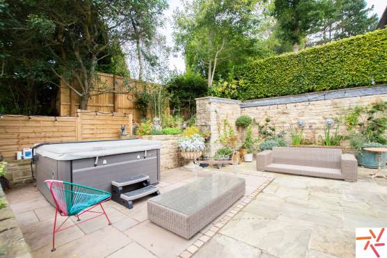 3297W 40 photo shoot location house in west yorkshire period property outdoor living area.jpg