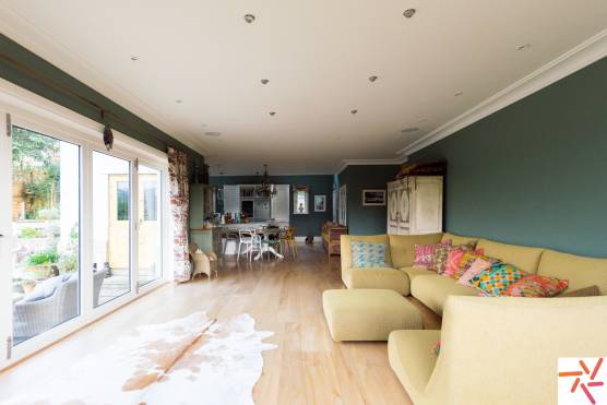 3297W 6 filming location house in West Yorkshire open plan living area.jpg