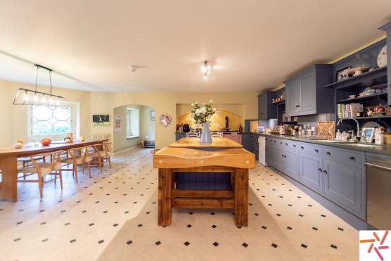 3305S 16 photo shoot location house in West Midlands country style kitchen.jpg