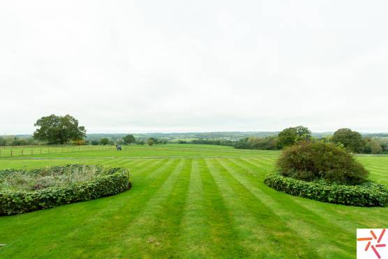 3305S 56 photo shoot location house in Stafford period property gardens.jpg