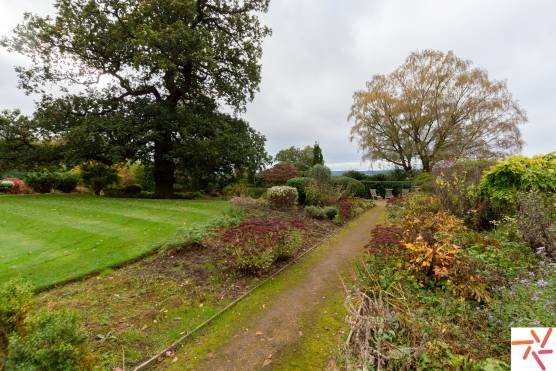 3305S 58 photo shoot location house in West Midlands period property gardens.jpg