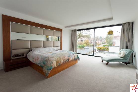 3307C 19 tv advert location house in Cheshire stylish bedroom.jpg