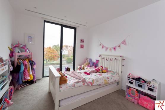 3307C 25 filming location house in Cheshire childrens bedroom.jpg