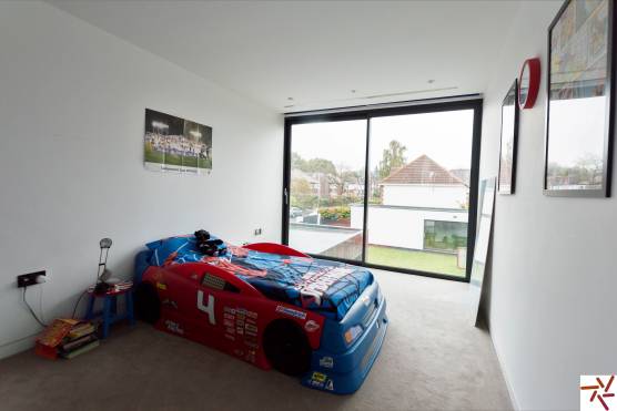 3307C 28 filming location house in Cheshire kids bedroom.jpg