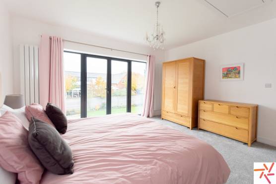 3308C 18 tv drama location house in Cheshire modern bedroom.jpg