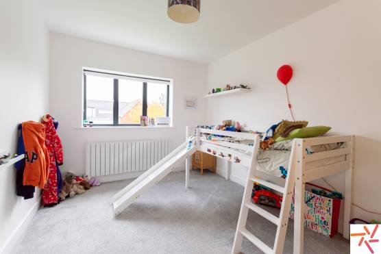 3308C 20 tv drama location house in Cheshire kids bedroom.jpg