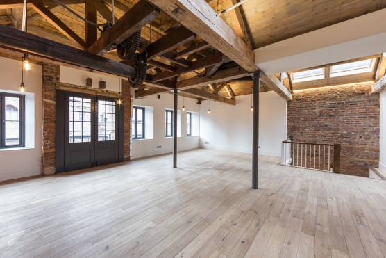 3314M 3 tv drama location in Manchester stunning open plan studio with exposed beams