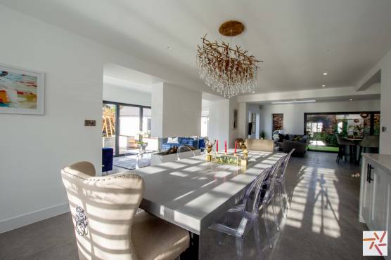 3317C 10 tv shoot location house in Cheshire  modern open plan dining area.jpg