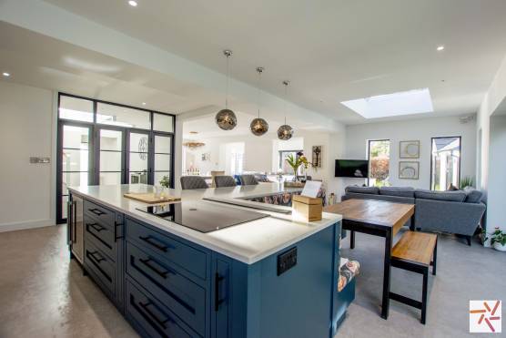 3317C 3 tv drama location house in Cheshire contemporary open plan kitchen crittall doors