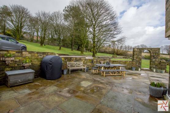 3328M 26 tv shoot location house in Greater Manchester large garden with patio area