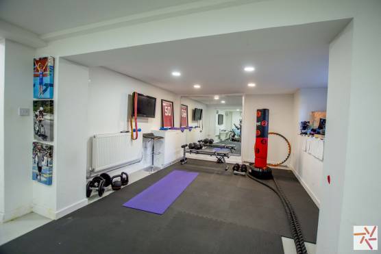 3332M 25 tv shoot location house in Manchester large gym area