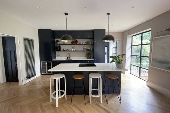 3334M-1-photo-shoot-location-house-in-Manchester-open-plan-dark-blue-kitchen.jpg