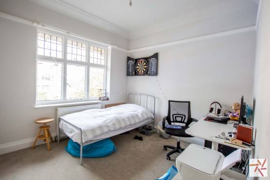 3334M 19 filming location house in Manchester childrens bedroom