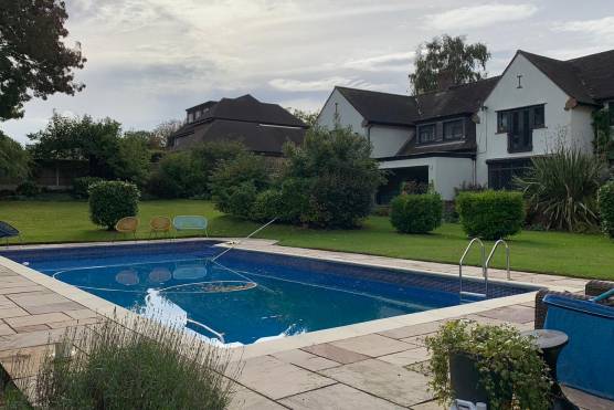 3337C 29 tv commercial location house in Cheshire large garden with swimming pool