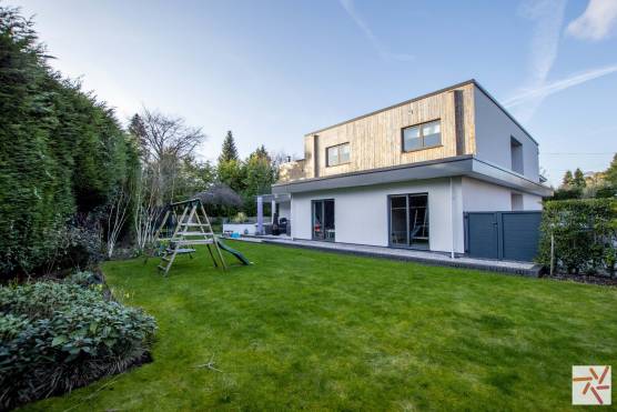 3336M 20 photo shoot location house in Manchester contemporary family home and garden.jpg