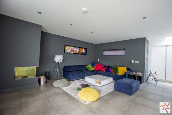 3336M 5 tv shoot location house in Manchester open plan living area.jpg