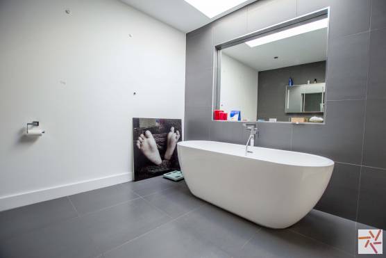 3336M 9 tv commercial location house in Manchester family bathroom.jpg