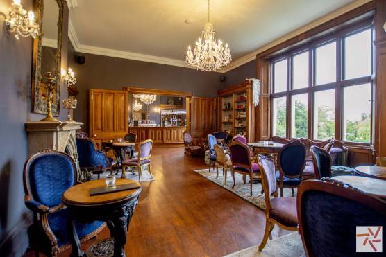 3341N 12 filming location house in North Yorkshire period property bar and lounge area