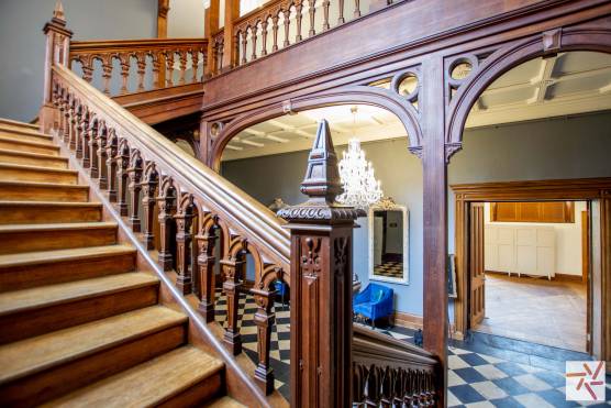 3341N 35 tv drama location house in North Yorkshire period property large period staircase