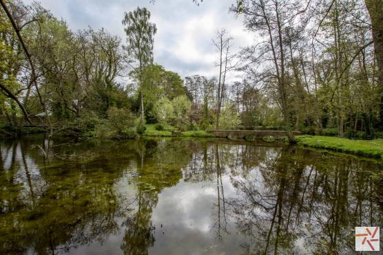 3341N 49 tv shoot location house in North Yorkshire stately home with private lake