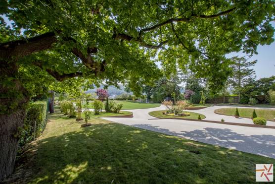 3343W 47 photo shoot location house in Cheshire contemporary property garden with rural view.jpg