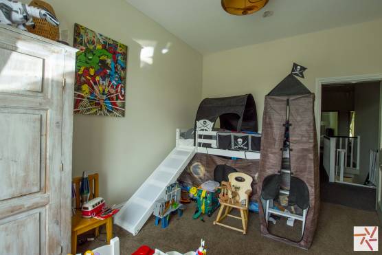 3454M 20 tv shoot location house in Manchester large kids bedroom