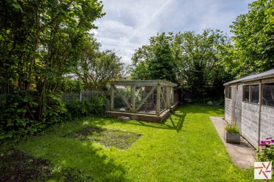 3454M 27 filming location house in Manchester large garden area with shed