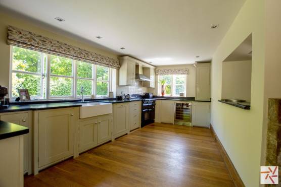 3347C 11 photo shoot location house in Cheshire traditional family kitchen.jpg