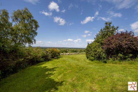 3347C 33 filming location house in Cheshire family home in rural setting.jpg