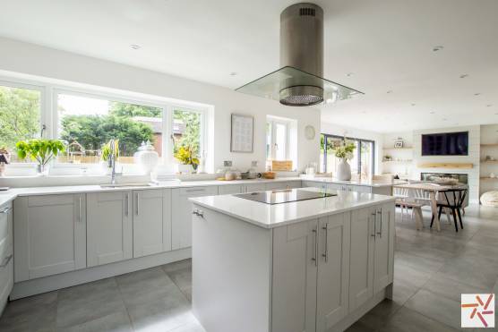 3350C 4 tv commercial location house in Cheshire open plan kitchen and with kitchen island