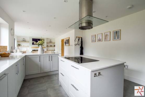 3350C 5 tv shoot location house in Cheshire open plan kitchen and with kitchen island