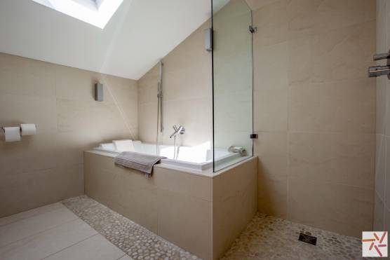 3351C 26 tv shoot location house in Cheshire family bathroom.jpg