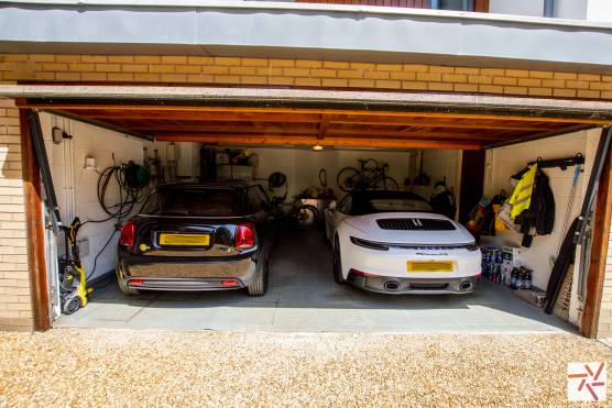 3351C 31 tv drama location house in Cheshire car garage.jpg