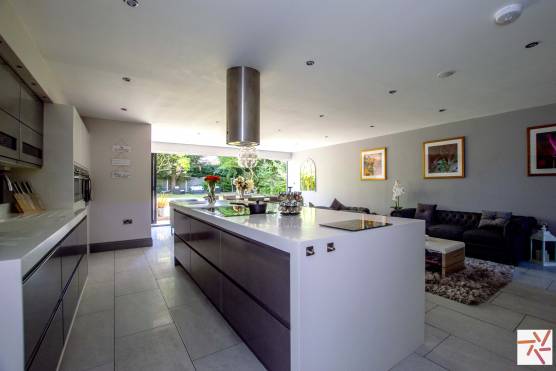 3354C 2 tv shoot location house in Cheshire modern open plan kitchen