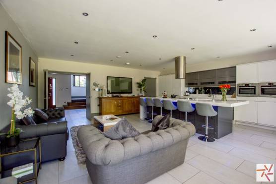 3354C 3 filming location house in Cheshire modern open plan kitchen