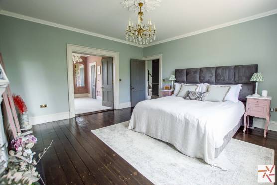 3355C 13 photo shoot location house in Cheshire period property elegant bedroom