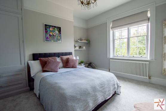 3355C 16 tv commercial location house in Cheshire period property children's bedroom