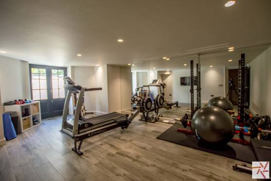 3355C 27 tv drama location house in Cheshire home gym