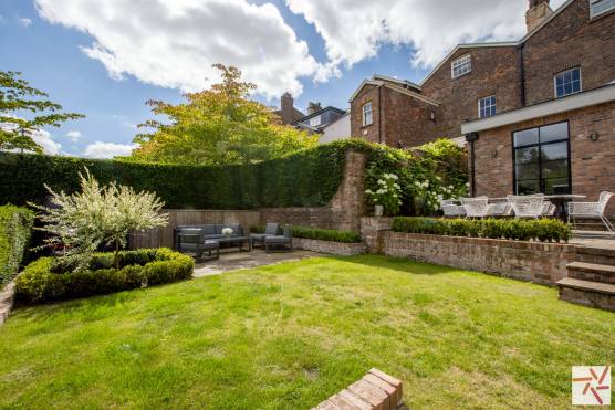 3355C 34 tv drama location house in Cheshire period property with crittall doors family garden