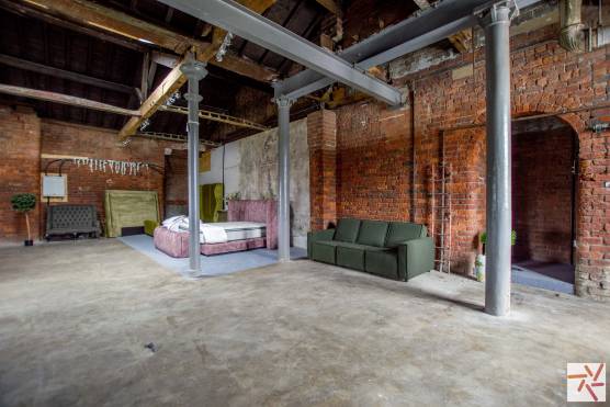 3360M 3 tv shoot location in Greater Manchester exposed brick warehouse with columns