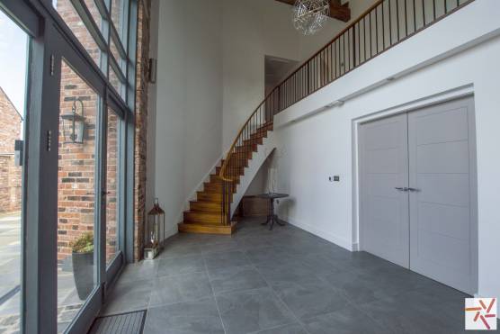 3358C 14 tv drama location house in Cheshire large staircase