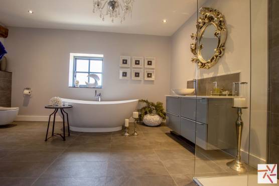 3358C 21 tv commercial location house in Cheshire large bathroom with bath and shower