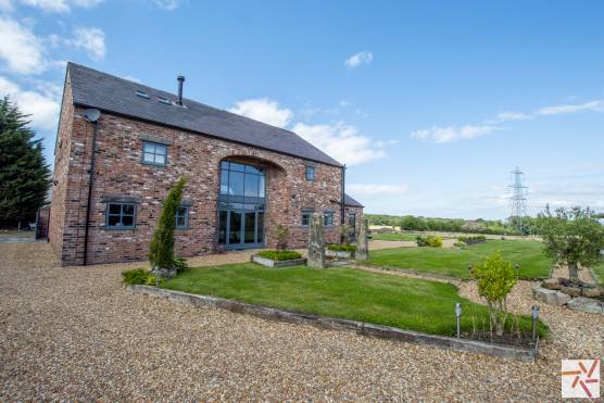 3358C 28 filming location house in Cheshire large garden with rural views