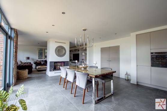 3358C 6 tv drama shoot location house in Cheshire open plan kitchen and dining area