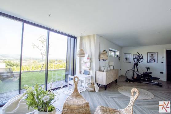 3359L 19 tv commercial location house in Lancashire contemporary property with living area