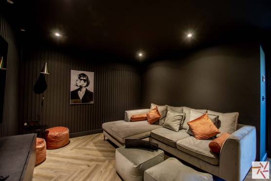 3359L 35 tv drama location house in Lancashire with contemporary style large cinema room