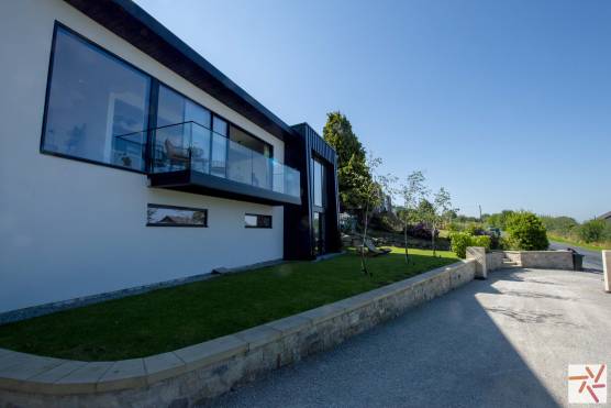 3359L 44 tv commercial location house in Lancashire contemporary property with large garden and driveway