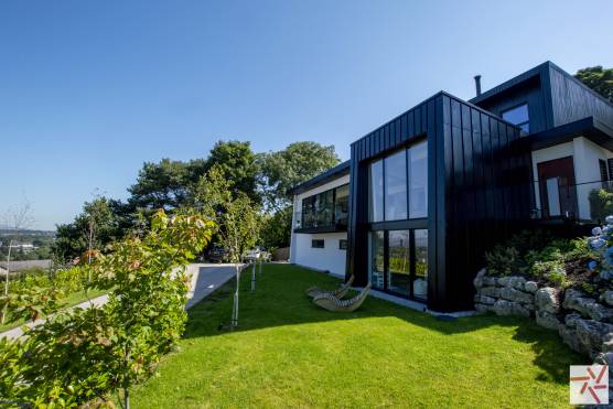 3359L 45 tv drama location house in Lancashire contemporary property with large garden