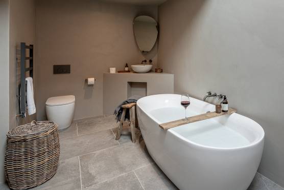 3363N 18 tv commercial location house in North Yorkshire stylish bathroom.jpg